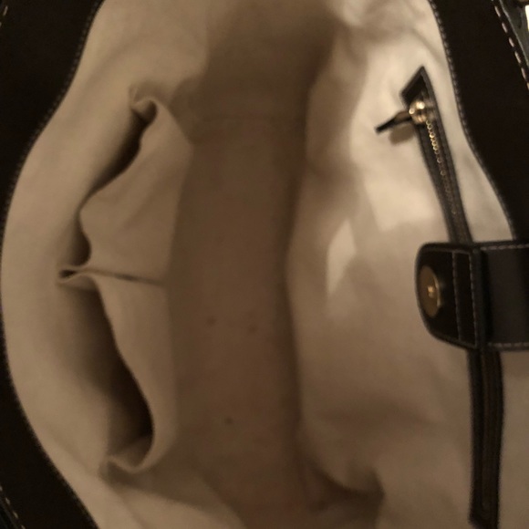 Authentic Gucci Tote - Picture 4 of 8